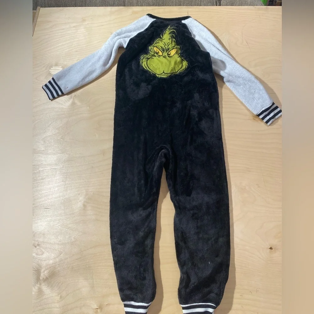 Justice cozy black